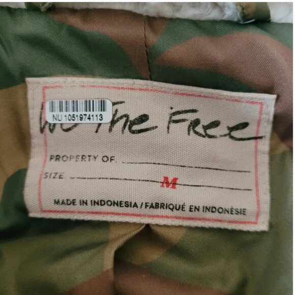 Free People West Coast Puffer Camouflage Print Cropped Jacket size M - Picture 6 of 7